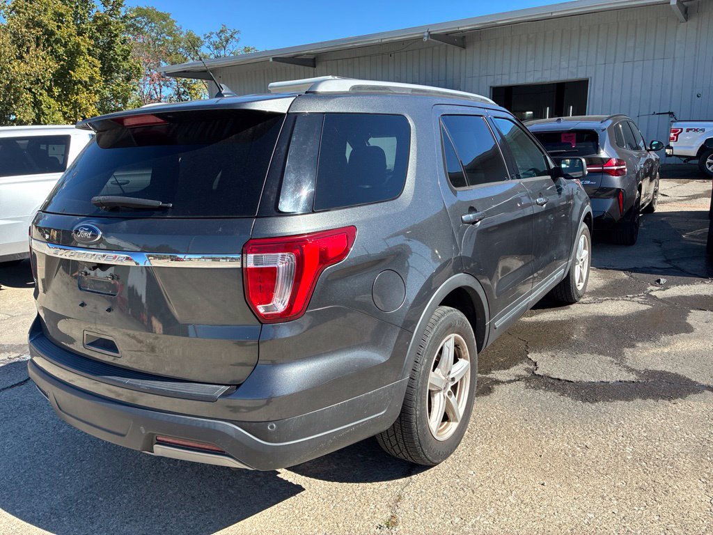 Used 2019 Ford Explorer XLT w/ Equipment Group 201A FWD image 5
