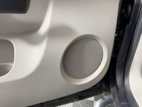 Used 2010 GMC Sierra 1500 SLE w/ Texas Edition image 22