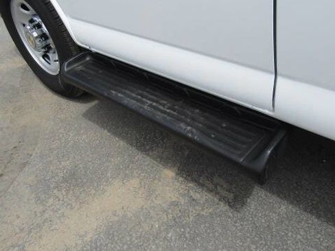 Used 2025 Chevrolet Express 3500 LT w/ LT Preferred Equipment Group RWD image 6