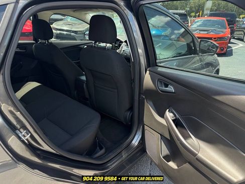 Used 2016 Ford Focus SE FWD image 29