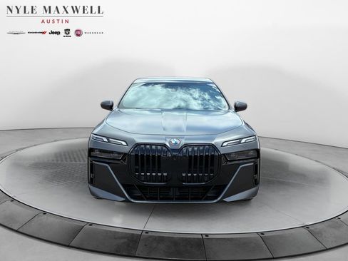 Used 2023 BMW 760i xDrive w/ Luxury Rear Seating Package image 18