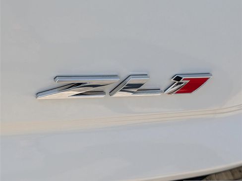 Used 2021 Chevrolet Camaro ZL1 RWD image 9