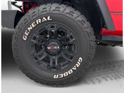 Used 2016 Jeep Wrangler Unlimited Rubicon w/ Connectivity Group image 22