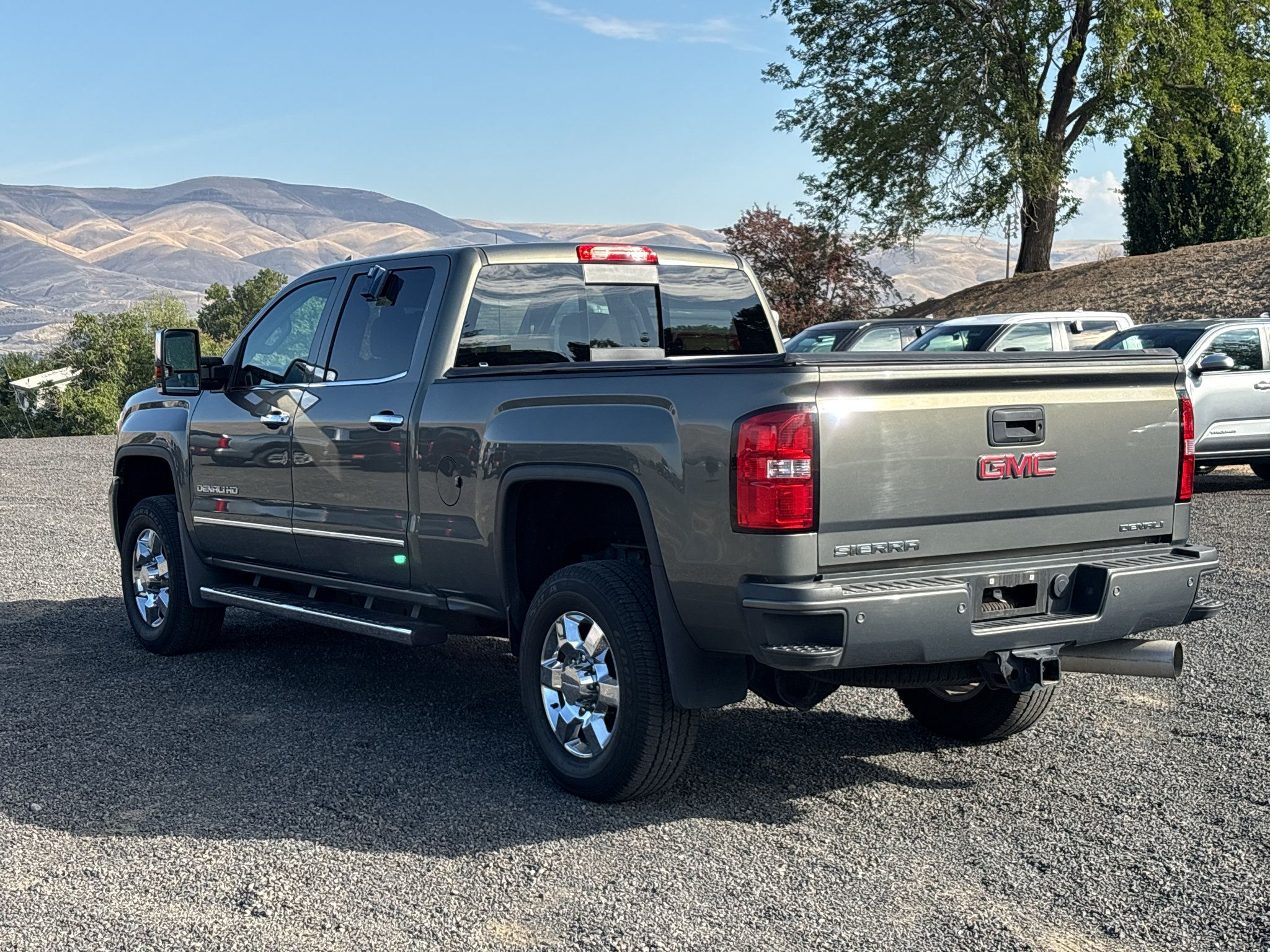 Used 2018 GMC Sierra 3500 Denali w/ Duramax Plus Package AWD/4WD image 9