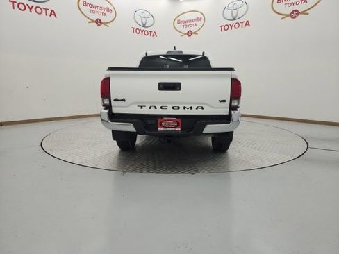 Used 2023 Toyota Tacoma SR5 AWD/4WD image 7