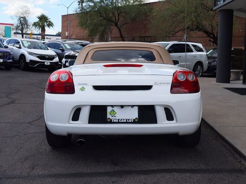 Used 2004 Toyota MR2 image 11