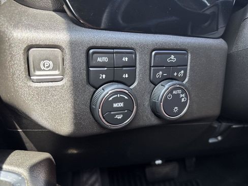 Used 2024 Chevrolet Silverado 1500 LT w/ Z71 Off-Road Package AWD/4WD image 30