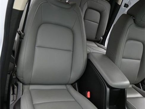 Used 2022 Chevrolet Colorado W/T image 17