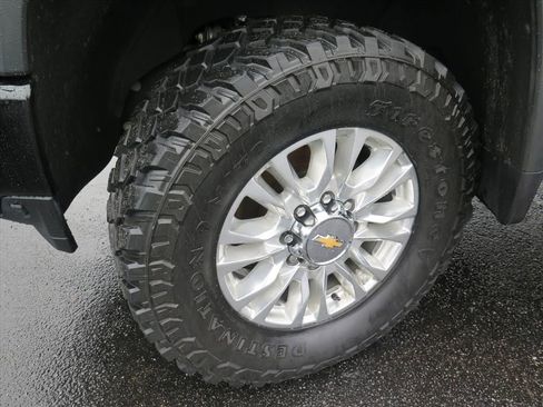 Used 2022 Chevrolet Silverado 2500 High Country w/ Z71 Off-Road Package image 18