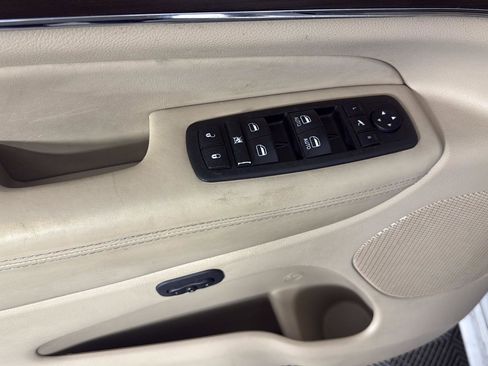 Used 2015 Jeep Grand Cherokee Overland AWD/4WD image 9