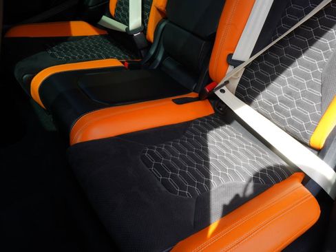 Used 2022 Lamborghini Urus AWD/4WD image 40