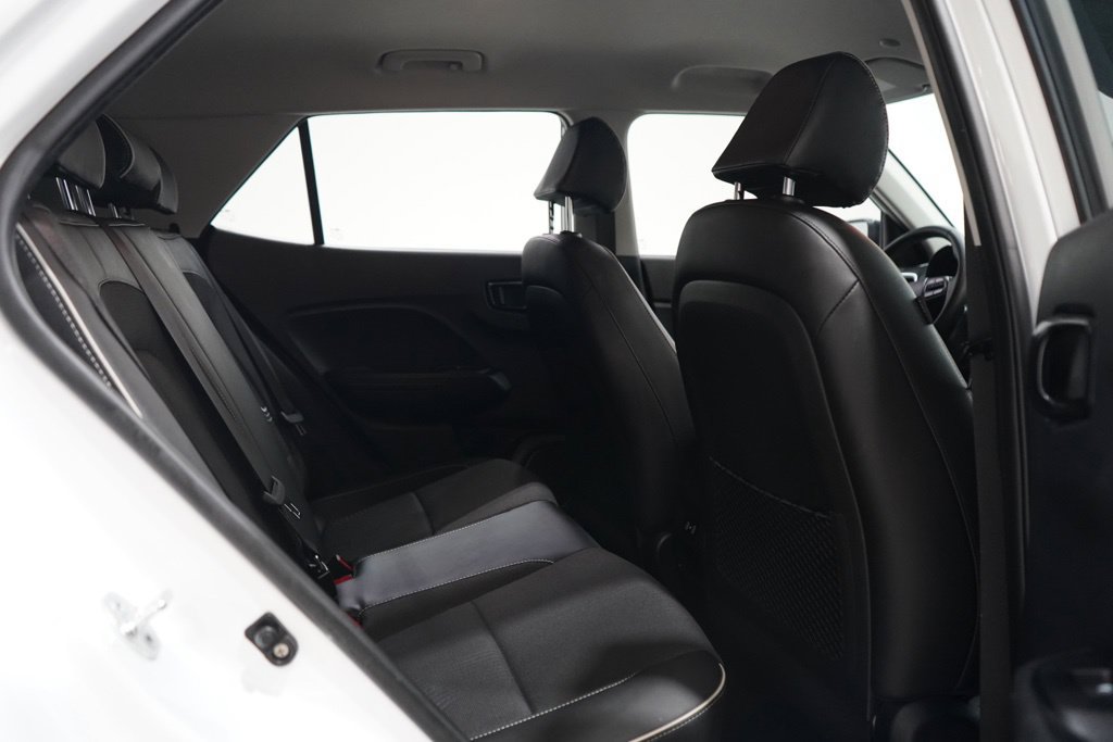 Used 2024 Hyundai Venue Limited FWD image 31