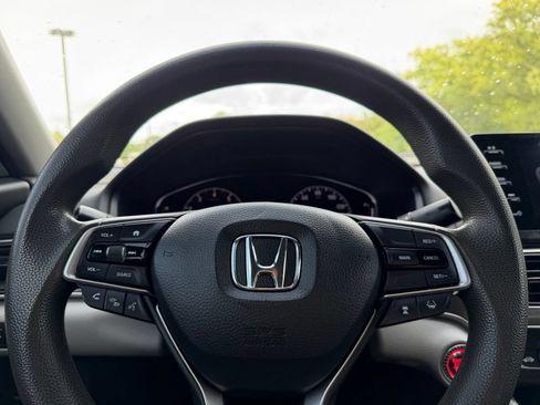Used 2019 Honda Accord LX image 14