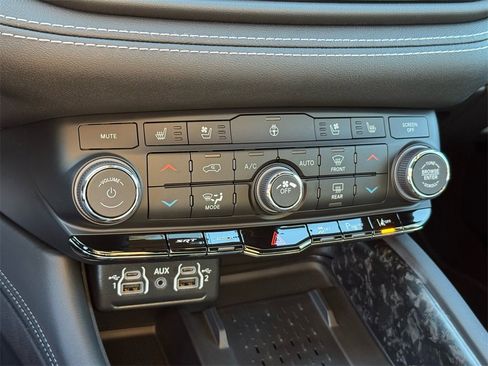 Used 2025 Dodge Durango SRT Hellcat w/ Trailer Tow Group IV image 27