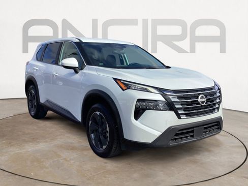 Used 2024 Nissan Rogue SV image 7