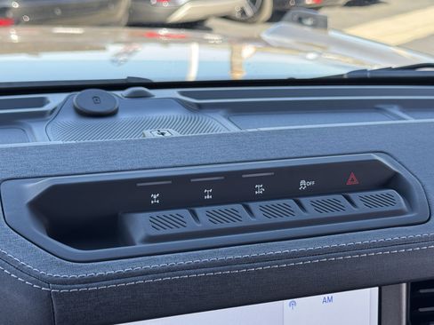 Used 2025 Ford Bronco Outer Banks w/ Sasquatch Package AWD/4WD image 30