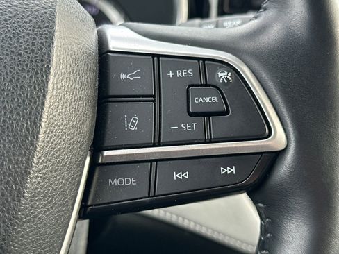 Used 2022 Toyota Highlander Limited image 38