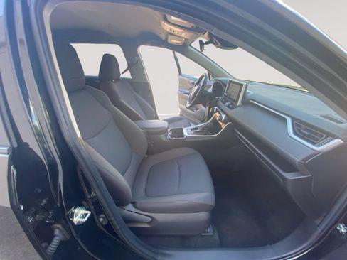 Used 2023 Toyota RAV4 LE FWD image 10