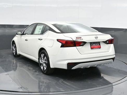 Used 2025 Nissan Altima 2.5 S image 10