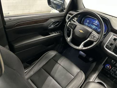 Used 2023 Chevrolet Suburban Premier AWD/4WD image 12
