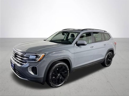 New 2026 Volkswagen Atlas SE image 2