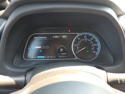 Used 2022 Nissan Leaf S FWD image 16