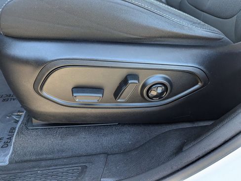 Used 2021 Jeep Grand Cherokee L Laredo w/ Luxury Tech Group I image 17