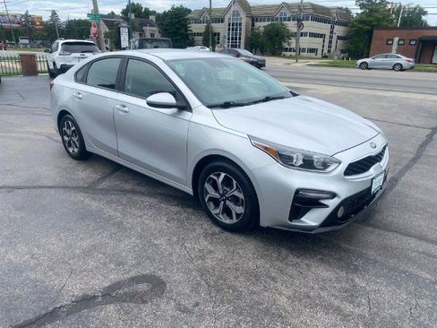 Used 2020 Kia Forte LXS FWD image 3