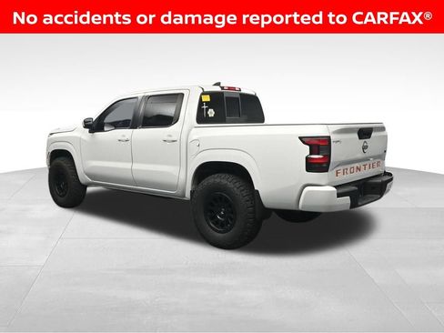 Used 2022 Nissan Frontier SV RWD image 3