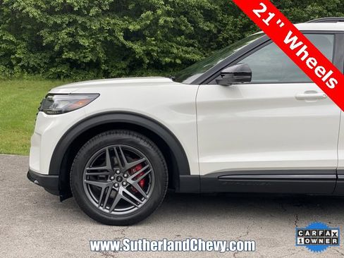 Used 2025 Ford Explorer ST image 10