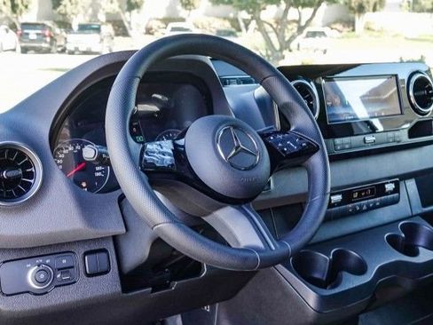 New 2025 Mercedes-Benz Sprinter 2500 image 14