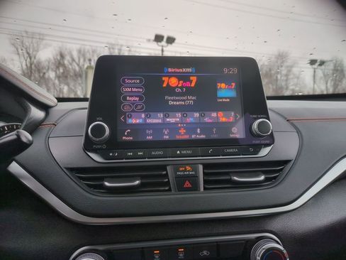 Used 2022 Nissan Altima 2.5 SR image 10