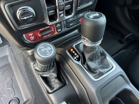 New 2026 Jeep Wrangler Unlimited Rubicon AWD/4WD image 28