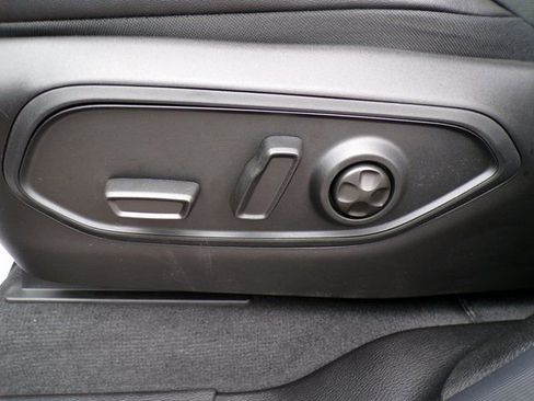 New 2025 Jeep Grand Cherokee L Altitude image 17