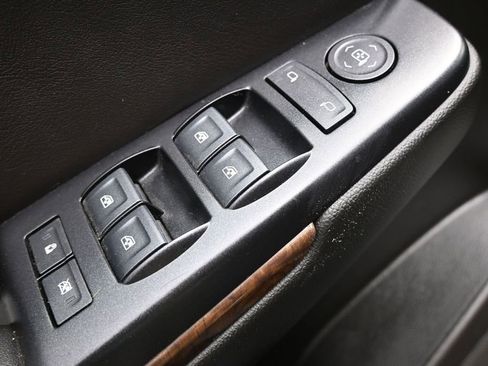 Used 2019 Chevrolet Tahoe LS AWD/4WD image 11