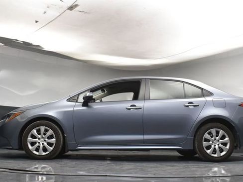 Used 2025 Toyota Corolla LE FWD image 33