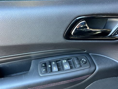 Used 2021 Dodge Durango R/T w/ Technology Group AWD/4WD image 11