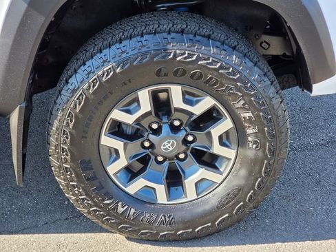 Used 2023 Toyota Tacoma TRD Off-Road AWD/4WD image 9