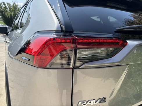 Used 2022 Toyota RAV4 Limited AWD/4WD image 12