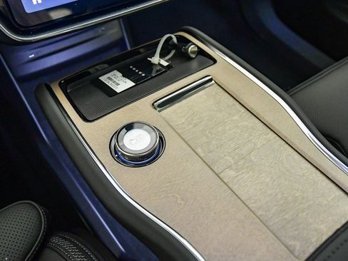 New 2025 Volvo EX90 Ultra w/ Protection Package Premier image 28