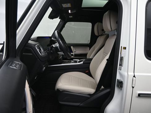 Used 2021 Mercedes-Benz G 550 image 24