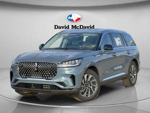New 2026 Lincoln Aviator 2WD image 2