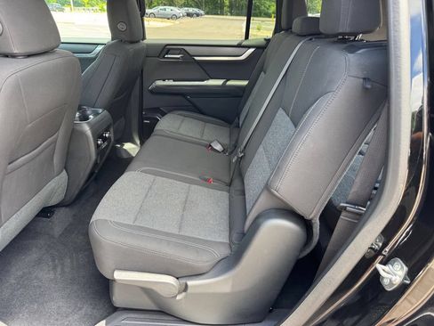 Used 2025 GMC Acadia Elevation AWD/4WD image 14