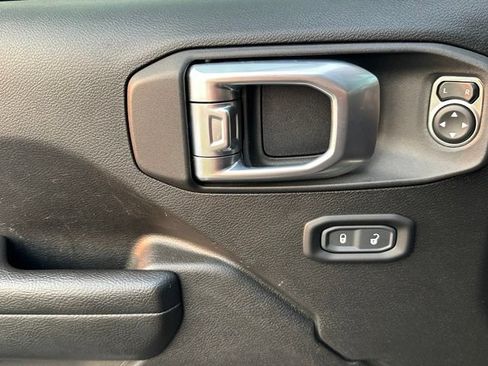 Used 2023 Jeep Gladiator Sport AWD/4WD image 33