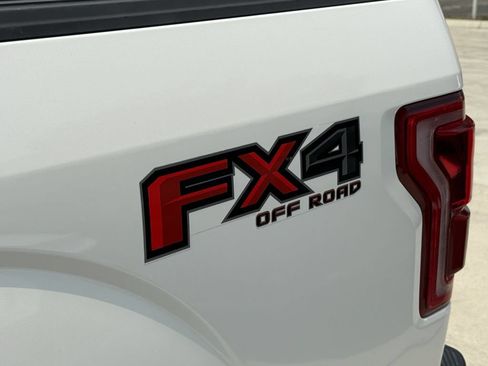 Used 2015 Ford F150 Platinum w/ Equipment Group 701A Luxury AWD/4WD image 9
