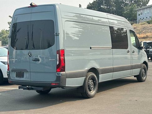 Used 2024 Mercedes-Benz Sprinter 2500 image 5