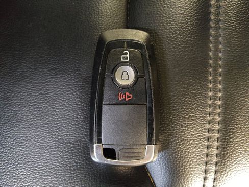 Used 2023 Ford Edge SEL image 32