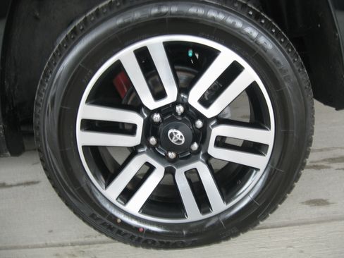 Used 2024 Toyota 4Runner Limited image 28