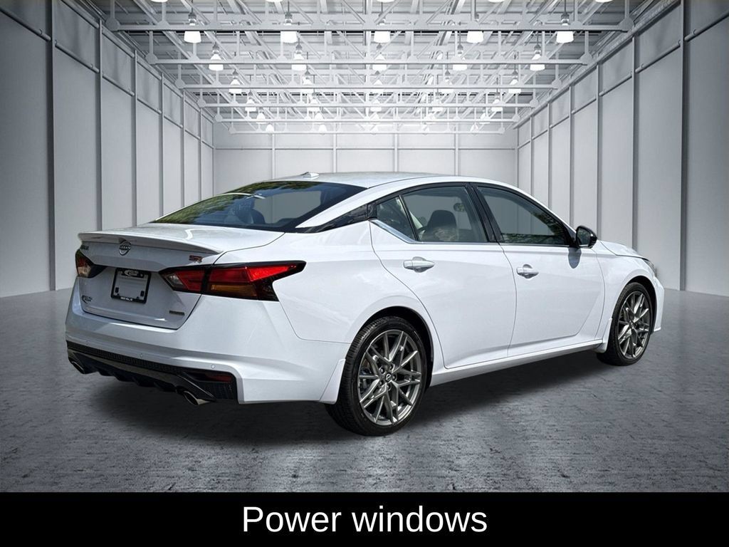 Certified 2024 Nissan Altima 2.0 SR FWD image 7
