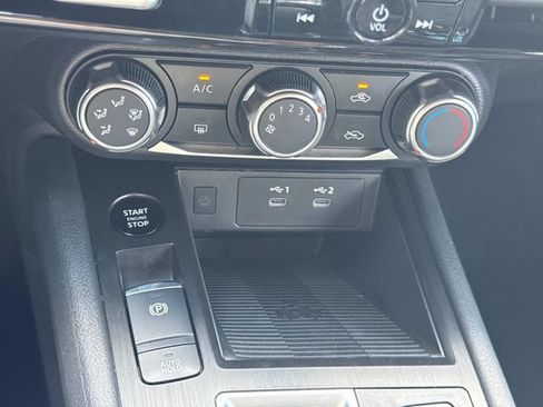 Certified 2025 Nissan Kicks SV FWD image 28